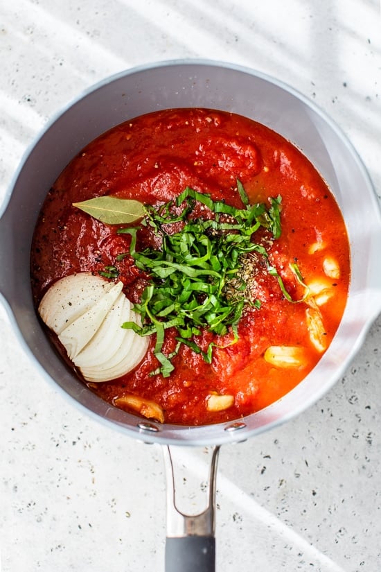 easy marinara sauce recipe in a pot