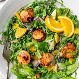 Pan seared scallops in salad