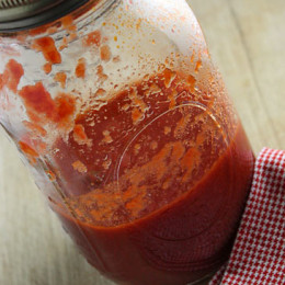 Last night I had the pleasure of having my friend Julia over to show me some of her delicious recipes. Julia is an amazing Italian cook. She can make leather taste good if she had to cook it! Her secret is simple, she cooks with only quality ingredients, like Pecorino Romano, good extra virgin olive oil and fresh herbs are all subtle differences that make food go from good to great. She always has on hand, a can of her own homemade filetto di pomodoro sauce she makes from scratch in the summer when tomatoes are at their peak and jars them to use throughout the year.