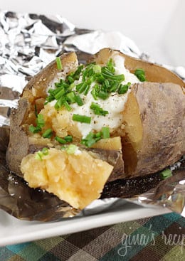 Crock Pot "Baked" Potatoes – This perfect way to make baked potatoes on a hot summer day without heating up the house.