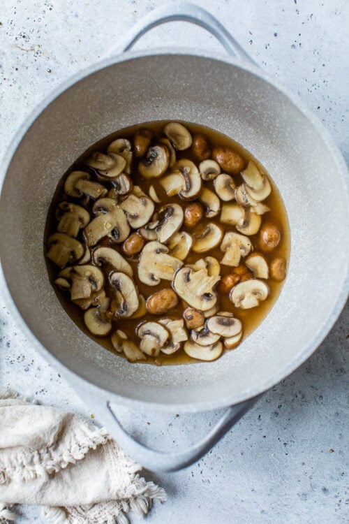 cook mushrooms in broth