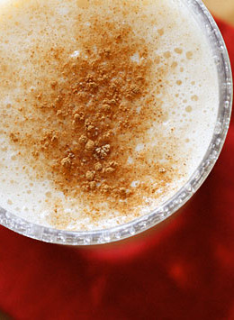 This healthy pumpkin oatmeal shake is a perfect breakfast smoothie on the go! It's also super rich in tons of vitamins, minerals, fiber and antioxidants.