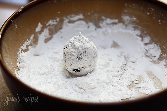 These No-Bake Fudgy Snow Balls are made with dates, almonds and cocoa powder, no oil or butter, and no baking required!