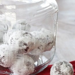 These No-Bake FudgyeSnow Balls are made with no oil or butter, and no baking required!