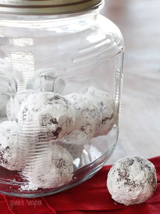 These No-Bake Fudge Snow Balls are made with dates, almonds and cocoa powder, no oil or butter, and no baking required!