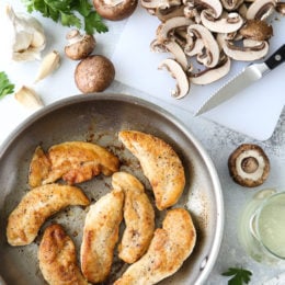 Chicken and Mushrooms in a Garlic White Wine Sauce is a great-tasting, 20-minute dish, perfect for those busy weeknights!