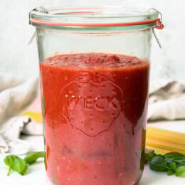 Marinara Sauce in a weck jar.