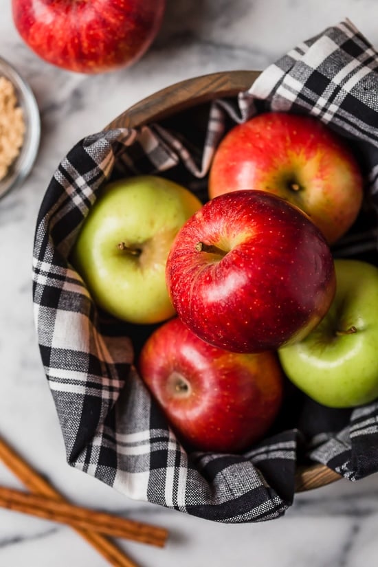 Crock Pot Applesauce – Homemade apple sauce doesn't get easier than using your slow cooker!!