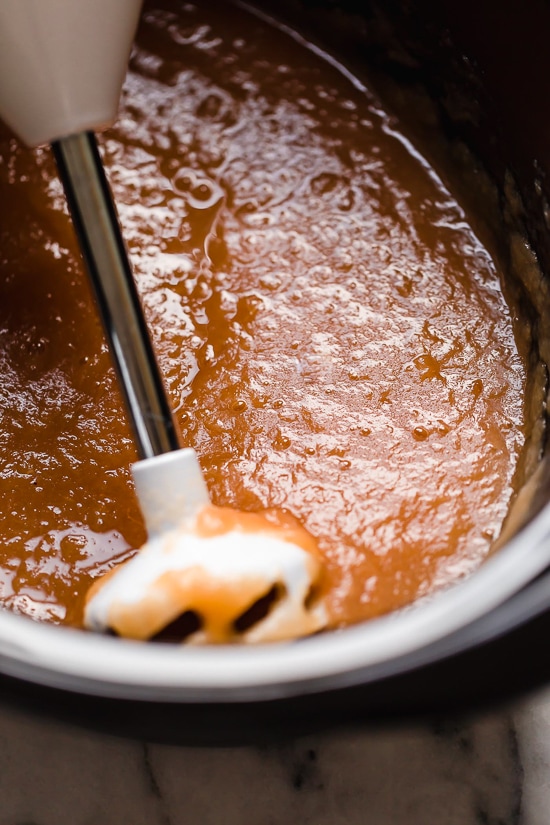 Crock Pot Applesauce – Homemade apple sauce doesn't get easier than using your slow cooker!!