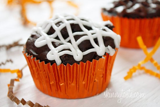These are healthy Chocolate Mummy cupcakes with vanilla frosting, wouldn't these be so cute to bring to a Halloween party!