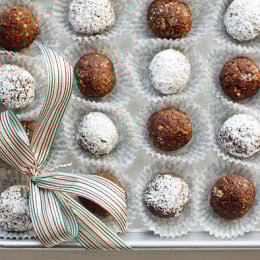 These addicting and filling gluten free chocolate peanut butter cookies, made with milk and oats, are perfect for the holidays and no baking is required!