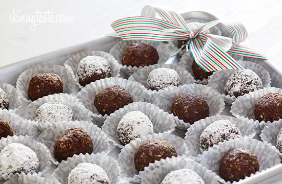 These addicting and filling gluten free chocolate peanut butter cookies, made with milk and oats, are perfect for the holidays and no baking is required!