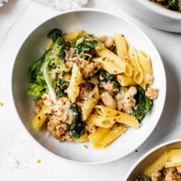 Pasta with Italian Chicken Sausage, Escarole and Beans is ridiculously good made with lots of garlic, lean Italian chicken sausage, and white cannellini beans.