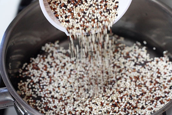 This Quinoa Salad with Spinach Grapefruit and Avocado is loaded with vitamin C, A, Potassium and good heart-healthy fats!!