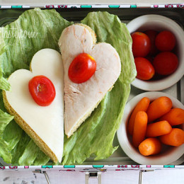 Hey Moms and Dads, I have been coming up with creative ways to make kids lunch healthy, fun and delicious and came across this easy trail mix recipe.