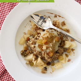 Apple cinnamon breakfast quinoa – quinoa for breakfast you ask? Well yes, quinoa served warm, with it's nutty taste and chewy texture, pairs beautifully with fresh crisp autumn apples, golden raisins, pecans, warm milk, vanilla and cinnamon – a delightful breakfast that is both protein packed and comforting.