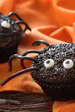 These Spooky Spider Halloween Cupcakes are healthy and lighter on the waistline, and are sure to be all the fright at your next Halloween party.