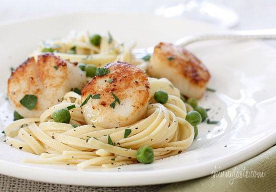 Scallops are great for a quick meal any night of the week and are a real treat. They can be quickly sautéed, then added to salads like this Scallop and Baby Green Citrus Mojo Salad, and this delicious Scallop and Grapefruit Salad, but once in a while when I want something more substantial, I love it with pasta. Here I tossed it with some pasta and peas, for a dinner that took less than 15 minutes to make.
