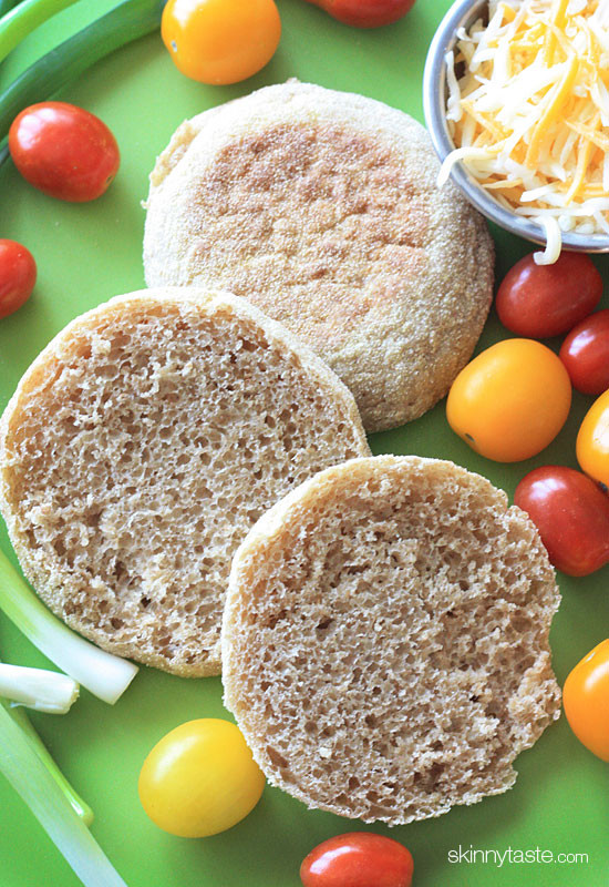 Easy open faced egg and tomato breakfast melts – Sandwiches made on whole wheat English muffin, egg whites and scallions, topped with tomatoes and melted cheese.