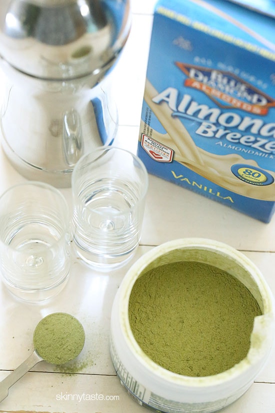 These healthy matcha green tea energy shots give you a BLAST of antioxidants, the perfect afternoon pick-me-up for a healthy Happy Hour!