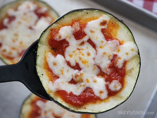 This recipe is an oldie, but goodie! I had a big zucchini that needed using up and I was sooo in the mood for these yummy (and guiltless) zucchini pizza bites!