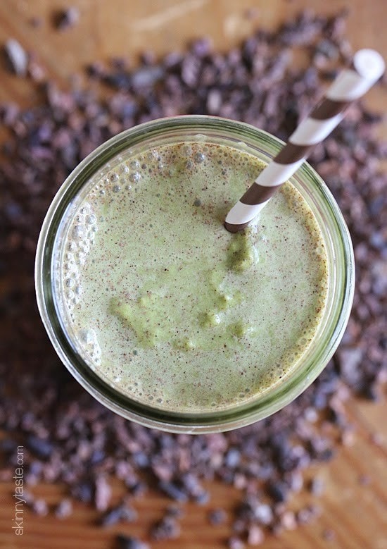 This protein-packed Superfood PB Banana and Cacao Green Smoothie is packed with loads of nutrients and vitamins like antioxidants, fiber and magnesium.