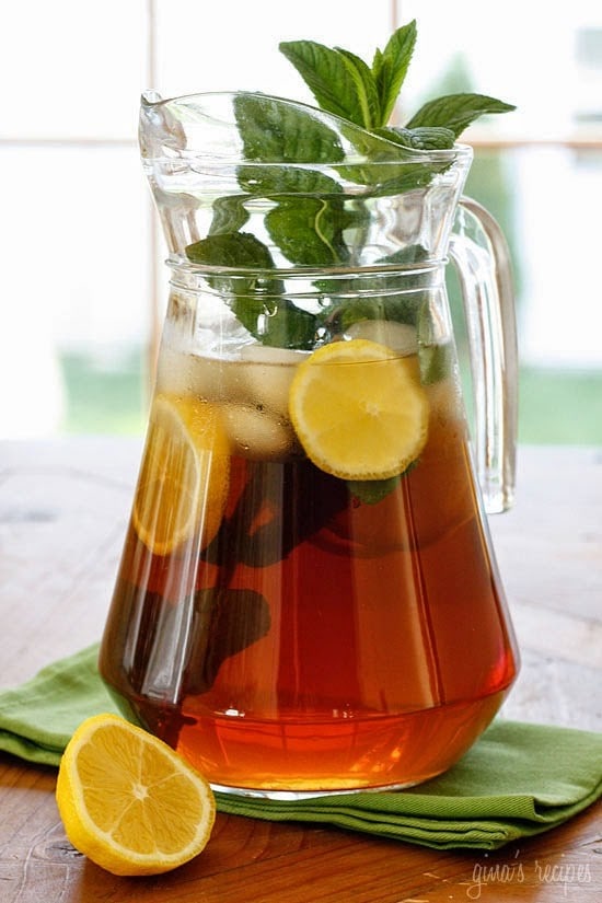 Freshly Brewed Ice Tea with Fresh Mint