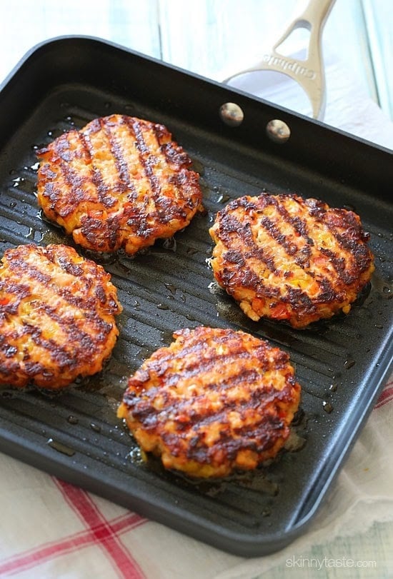 Some burgers are just meant to be eaten without a bun. These delicious, omega-packed, naked salmon burgers with sriracha mayo are the perfect example!