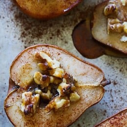 Baked Pears with just (4) Ingredients! This EASY dish made with honey, walnuts and cinnamon is perfect for breakfast or dessert!