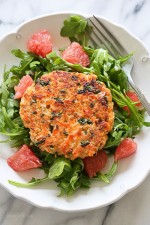 These delicious, healthy Healthy Salmon Quinoa Burgers, made with wild salmon, quinoa, and kale are loaded with good-for-you omegas and tons of protein!