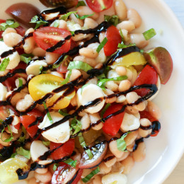 Nothing says summer like a Caprese salad, and this one is made with white beans for added protein and fiber. It's EASY to make, and there's no cooking required which is a bonus during these hot summer temperatures we're having this week.
