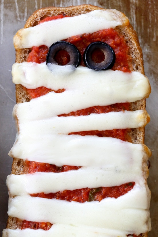 French Bread Pizza Mummies These EASY French bread pizzas are perfect for your next Halloween party, for kids or adults! Just 4 ingredients and about 15 minutes to make!