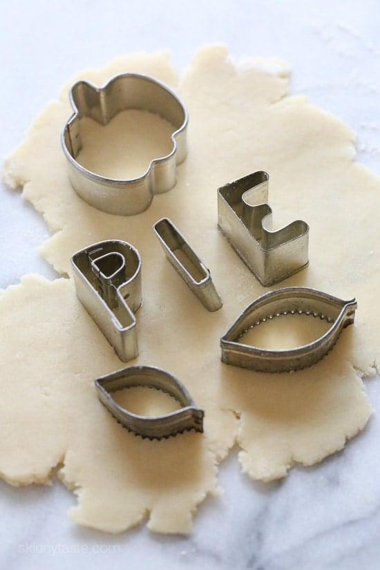 Skinny Pumpkin Pie A Thanksgiving dessert table is never complete without the pumpkin pie. This pumpkin pie recipe is quick and easy, made with refrigerated pie crust rolled out thinner, to lighten it up.