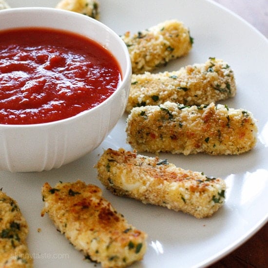 Skinny Baked Mozzarella Sticks Skinny Baked Mozzarella Sticks – Made lighter with part-skim mozzarella then coated with crispy seasoned breadcrumbs and baked (not fried!) until hot and golden. Weight Watchers Smart Points: 3 Calories: 87