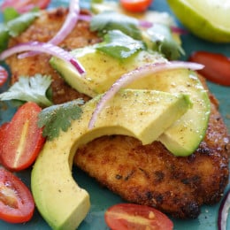 Breaded chicken cutlets topped with everything I normally add to my guacamole – sliced avocado, tomatoes, cilantro, red onion and lime juice. 7 Smart Points • 286 calories