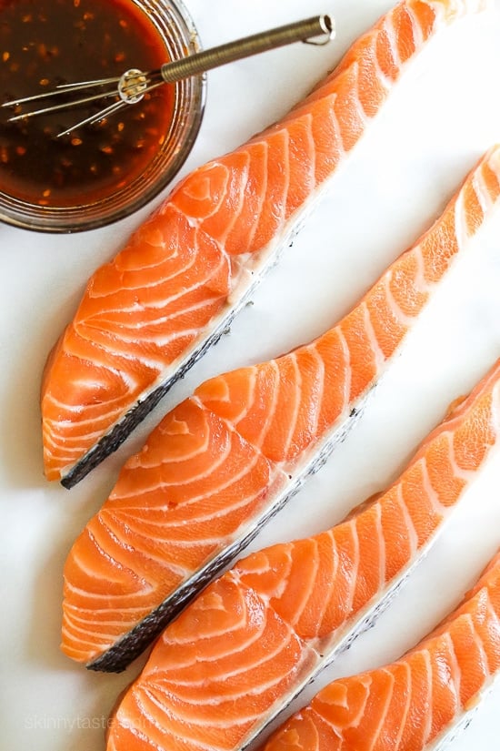 An easy, quick and healthy Korean inspired salmon recipe, perfect for weeknight cooking!