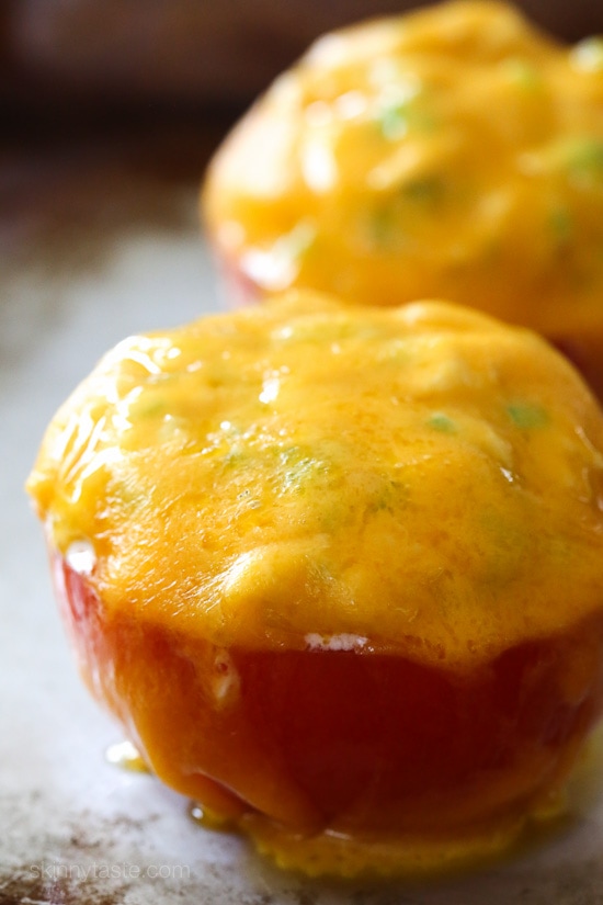 I swapped the bread for tomatoes in these quick and easy, low-carb stuffed tomato tuna melts made with tuna salad and melted cheddar. Perfect for lunch and a great way to use up those summer tomatoes!