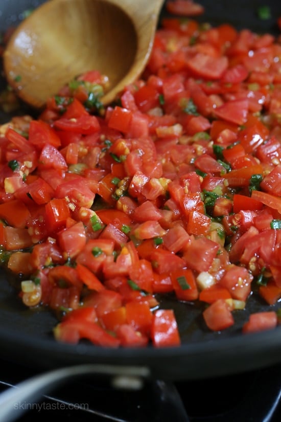 For busy families looking for delicious, healthy meals that will keep everyone’s stomachs full and happy, lentils and rice with eggs and bacon are economic, easy to prepare and make enough for plenty of leftovers!