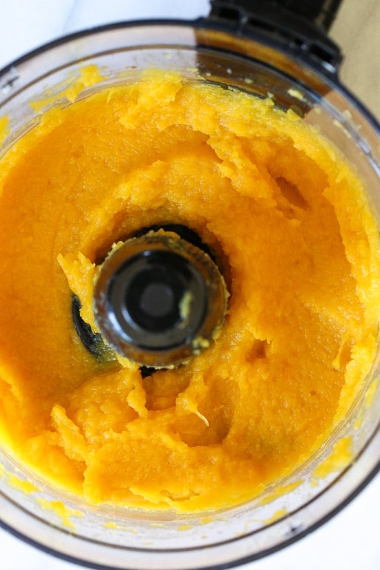 It's October, so Pumpkin Mac and Cheese with Roasted Cauliflower and Brussels Sprouts is a must for the Fall! Using pumpkin puree makes a creamy light cheese sauce, without having to add cream or too much cheese. You can make your own pumpkin puree or use organic canned pumpkin to make it faster!