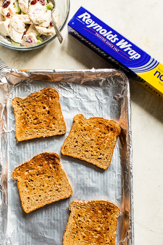 Open-Faced Turkey Melts make a quick and easy way to use up your Thanksgiving turkey leftovers!
