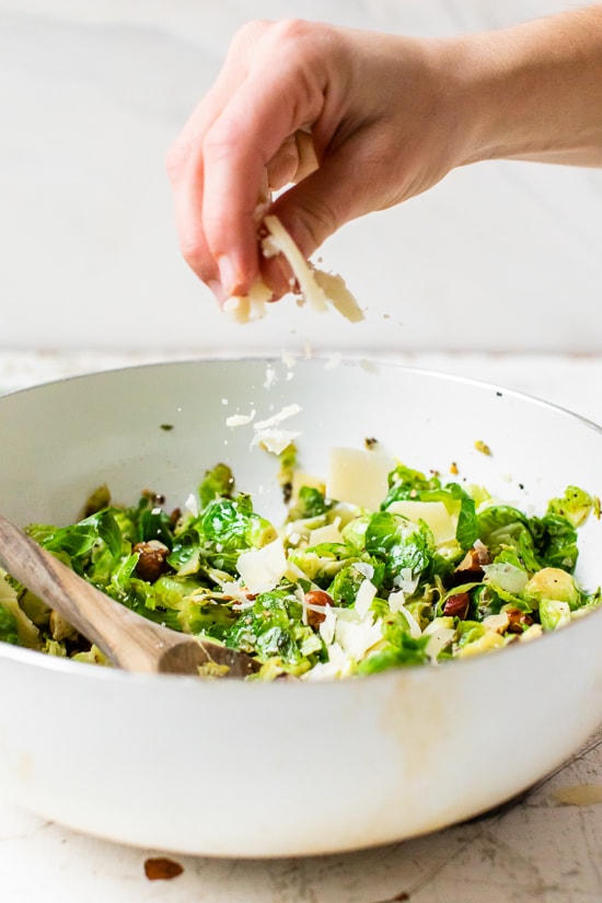 Cacio e Pepe Brussels Sprouts swaps out pasta for shredded Brussels sprouts in this low-carb take on the Italian classic. Cacio e pepe translates from Italian to “cheese and pepper” and traditionally is served as a pasta dish.