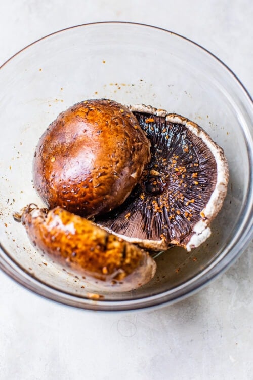 portobello mushrooms marinating