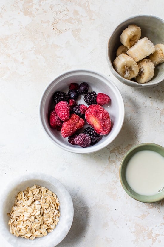 ingredients for smoothie bowl