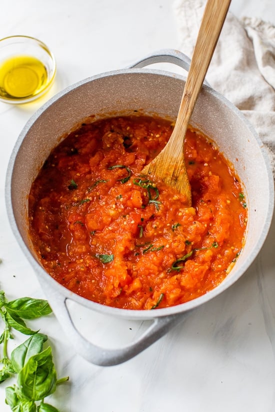 fresh tomato sauce made with garden tomatoes