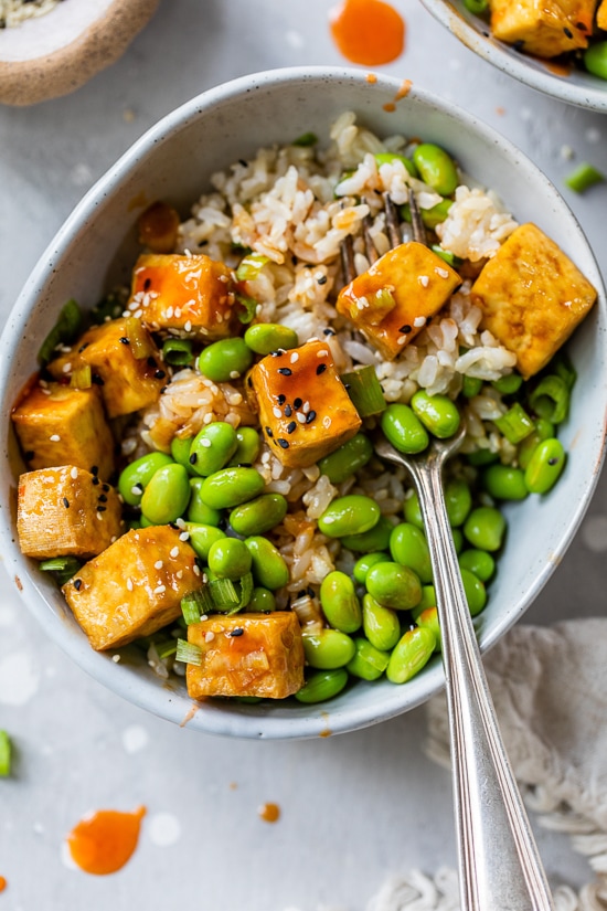 Spicy Sriracha Tofu Rice Bowls