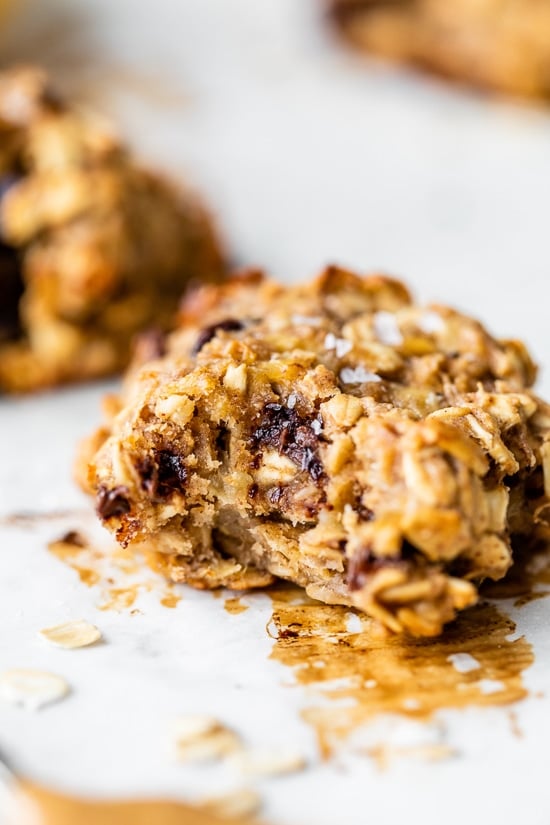 Peanut Butter Banana Oat Breakfast Cookies
