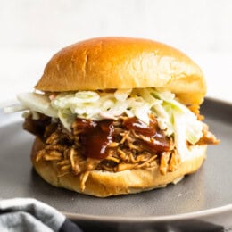 Slow Cooker Pulled Pork sandwich