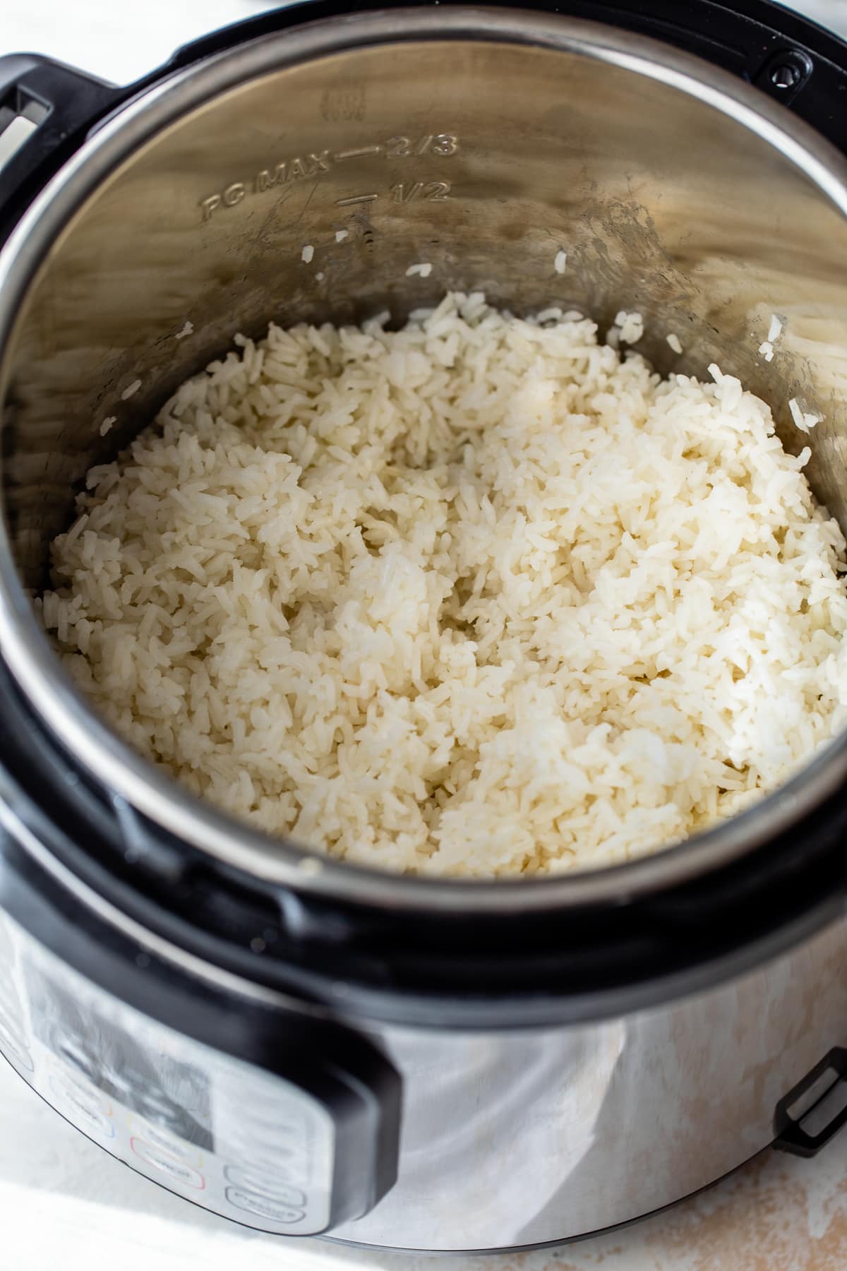 Making fluffy, perfect white rice in the Instant Pot is easy, delicious, and foolproof with this simple method! white rice in the instant pot