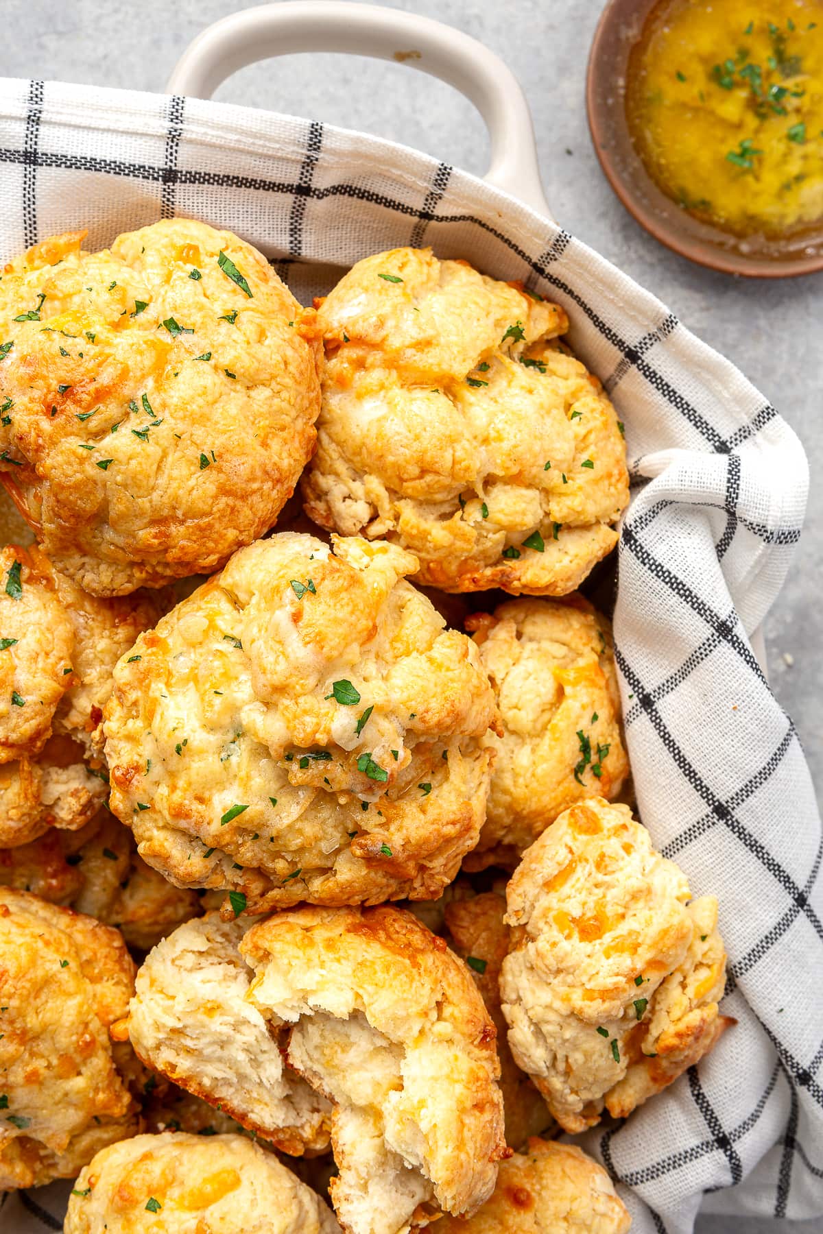 Garlic Cheddar Biscuits