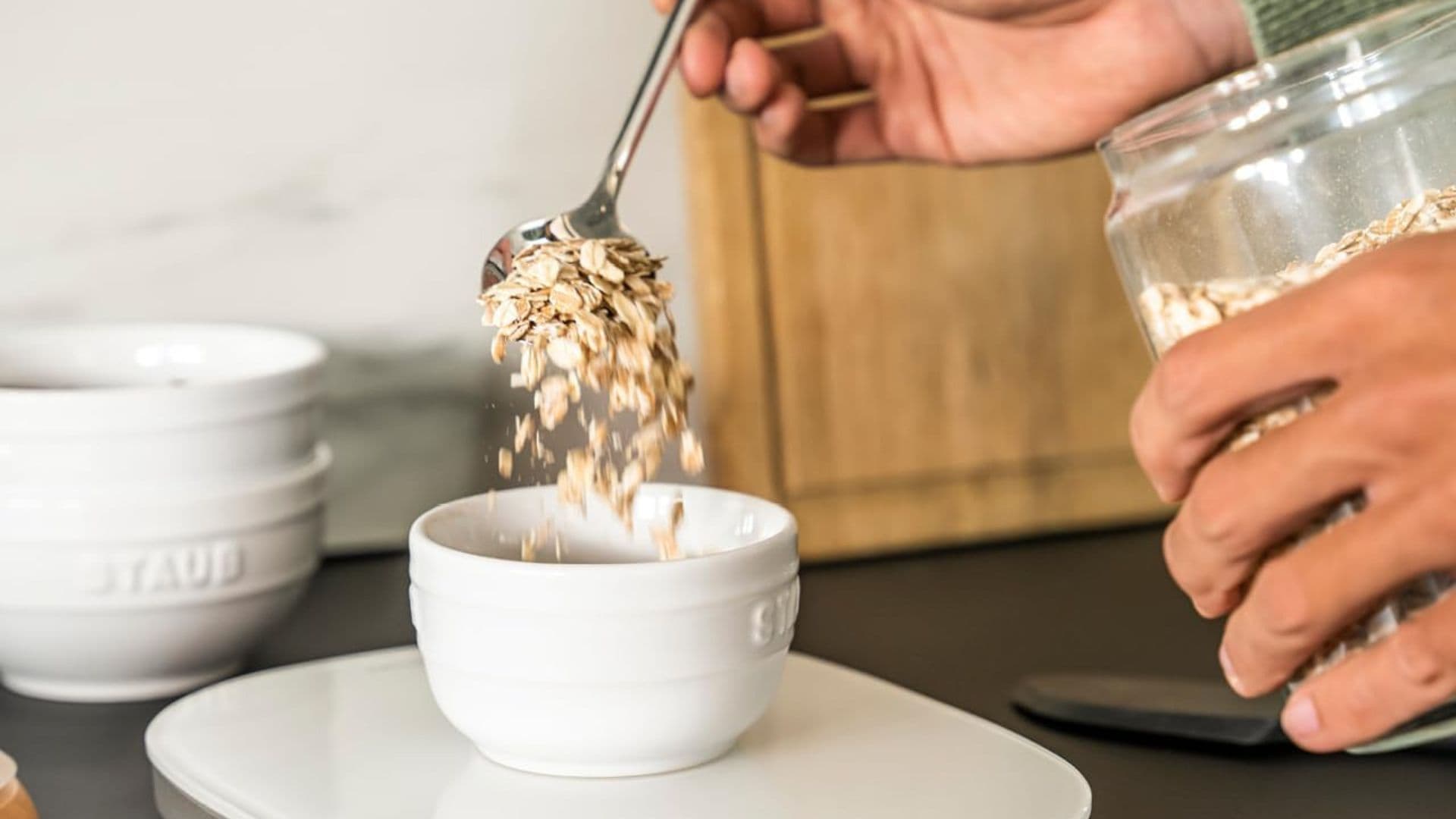 How do you use a food scale?